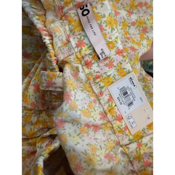 So High Rise Pull on Ruffle Shorts Ditsy Floral Print Yellow L - Picture 5 of 7